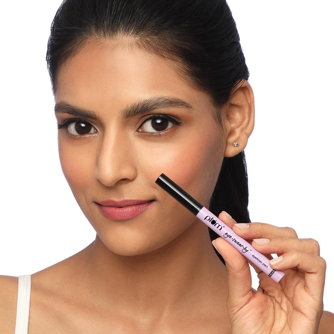 Buy Best Eyeliner Pen in India Plum Goodness